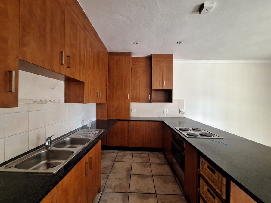 To Let 3 Bedroom Property for Rent in Meerhof North West